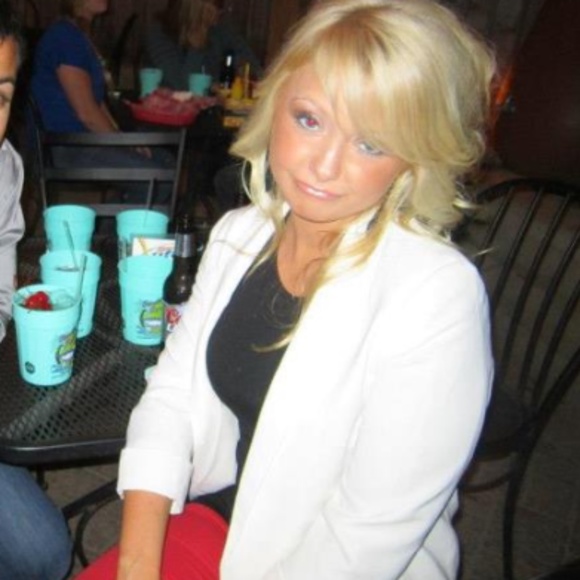 Meet your Posher, Christina - Picture 16 of 16